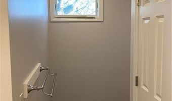 47 Tuckerman Ave, Middletown, RI 02842