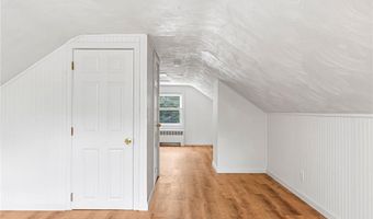 33 Upland Way, Barrington, RI 02806