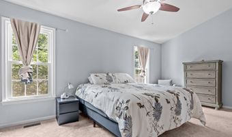 21196 WINDING BROOK Sq, Ashburn, VA 20147