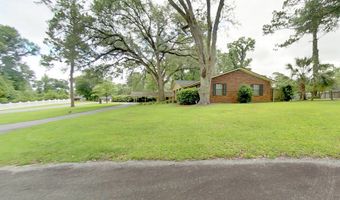 1402 Pineland Dr, Bainbridge, GA 39819