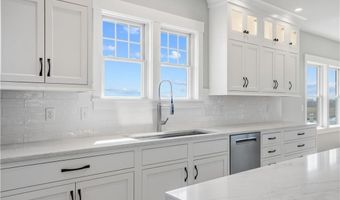 2 Sedge Ct, Narragansett, RI 02882