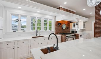 75 W Broadway, Bangor, ME 04401