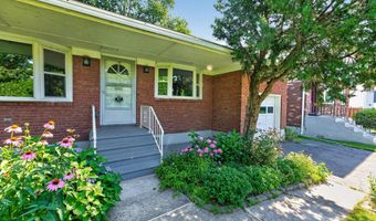 87 Buckingham Dr, Albany, NY 12208