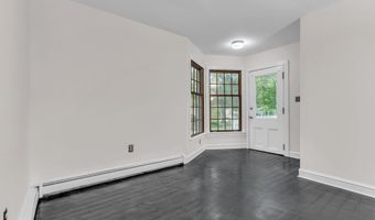 19 CENTER St, Barnegat, NJ 08005