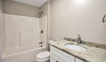 6 Eagle Perch Dr 14, Boscawen, NH 03303