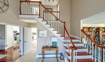 102 Cranberry Ter, Cranston, RI 02921