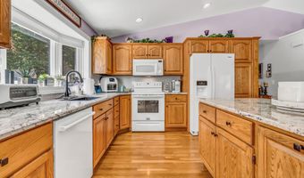 1391 Turner St, Auburn, ME 04210