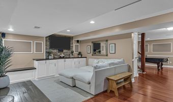 6 Surle Ct, Bayville, NJ 08721