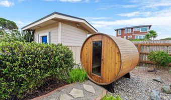 975 OCEAN Dr, Bandon, OR 97411