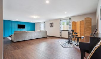 435 E Jefferson St, North Liberty, IA 52317