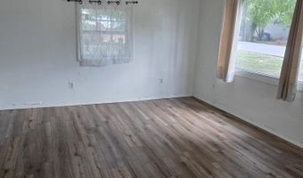 225 Morgan Ave, Aurora, MO 65605