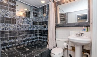 406 Manor Dr, Ann Arbor, MI 48105