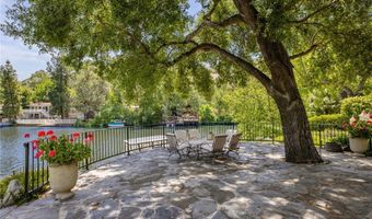 2210 Triunfo Pl, Agoura Hills, CA 91301