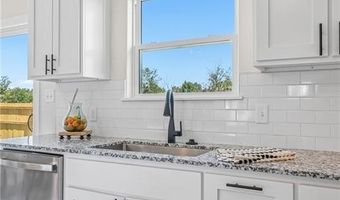 1020 Hunter Dr, Barling, AR 72923