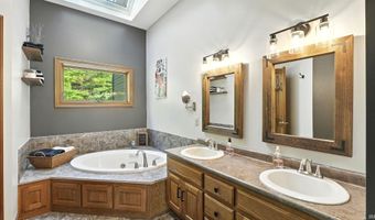 102 Greenhurst Ct, Auburn, IN 46706