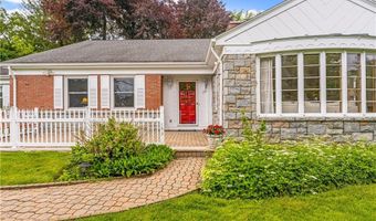 133 Tupelo Hill Dr, Cranston, RI 02920