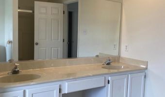 102 SWEETHOLLOW Dr, Bear, DE 19701