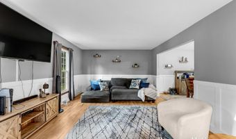 667 Duxbury Ct SE, Ada, MI 49301