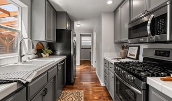 276 Palm Ave, Ashland, OR 97520
