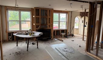 5207 Weber Rd, Affton, MO 63123
