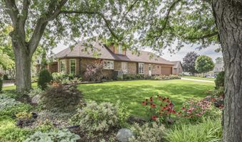 1521 Secretariat Ln, Indianapolis, IN 46217