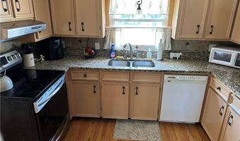 9 Cannon St, Cranston, RI 02920
