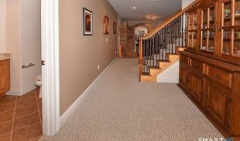 5 Biltmore Ct, Avon, CT 06001