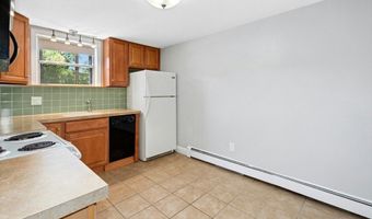 1 Town House Ln 6, Acton, MA 01720
