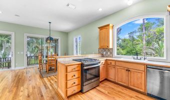 162 Pogy Rd, Apalachicola, FL 32320