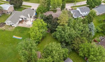 929 E NORTHWOOD Dr, Appleton, WI 54911