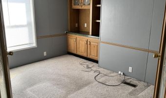 829 Savannah River Dr, Adrian, MI 49221