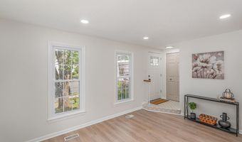 7471 TOWCHESTER Ct, Alexandria, VA 22315