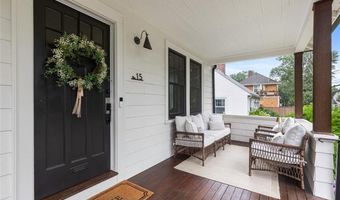 15 Berwick Pl, East Providence, RI 02916