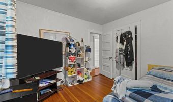 21 Slocum St, Newport, RI 02840