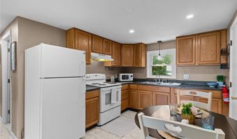 10 Glen Ave 2L, North Smithfield, RI 02896