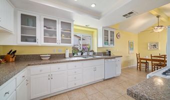 610 Creekside Ave, Oceanside, CA 92057