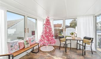 38 Bridgton Rd, Cranston, RI 02910