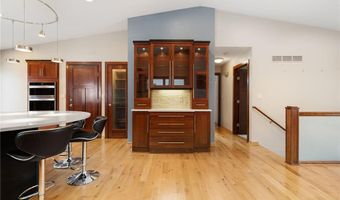 400 Oakland Pl NE 9, Austin, MN 55912