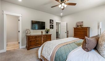 16 Kinloch Dr, Bella Vista, AR 72715