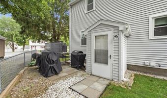 21 Portland St, Lincoln, RI 02838