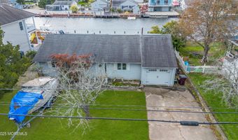 64 Harbor Inn Rd, Bayville, NJ 08721