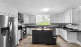 19301 Pleasant View Dr, Abingdon, VA 24211