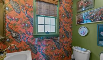 1220 Hope St, Bristol, RI 02809