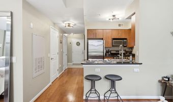 1021 N GARFIELD St 323, Arlington, VA 22201
