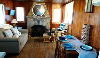 24 Point Meadows Rd, Little Compton, RI 02837