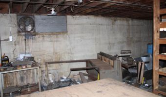 802 N Jefferson St, Ava, MO 65608