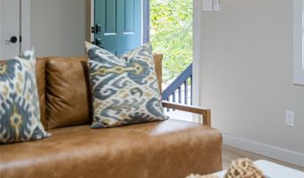 6 Valleywood Ct, Asheville, NC 28803