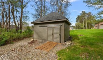 170 Fern Dr #11, Addison Twp., MI 48367