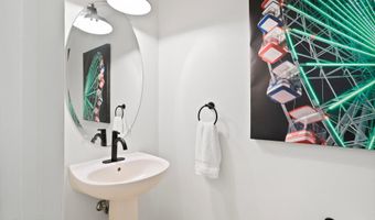 8 Jibsail Dr, Bayville, NJ 08721