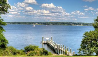 457 POPPASQUASH Rd, Bristol, RI 02809